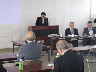 5.12会派の市政報告会（湊地区）.JPG