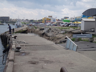 5.12那珂湊市場の震災状況２.JPG